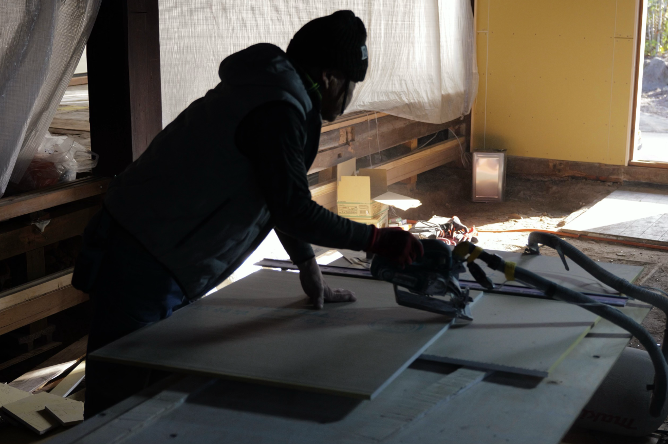 私たちは「自社大工」を抱えません。